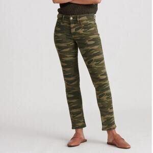 Lucky Brand Size 6/28 Mid Rise Ava Slim Jean in Classic Camo Cropped Ankle